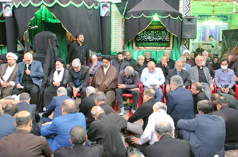 مسولین محترم شیراز در مراسم تجلیل از خانواده های شهدا در مراسم زیارت عاشورا - به دعوت موسسه شهید رضازاده