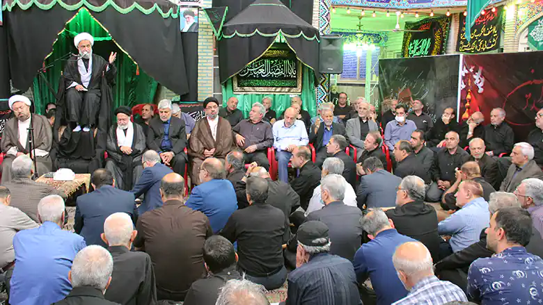 مسولین محترم شیراز در کنار خانواده‌های گرانقدر شهدا در روز پایانی مراسم - به دعوت موسسه شهید رضازاده